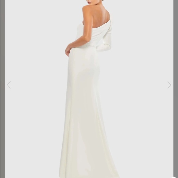 Mac Duggal White One-Shoulder Juliet Sleeve Asymmetric Neck Gown - Picture 3 of 8